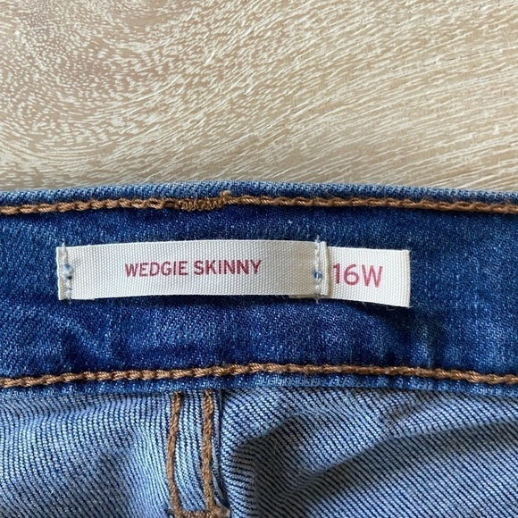 Levi’s Wedgie Skinny Classic High Rise Denim Blue Jeans Button Fly 16 Women’s - Picture 9 of 14